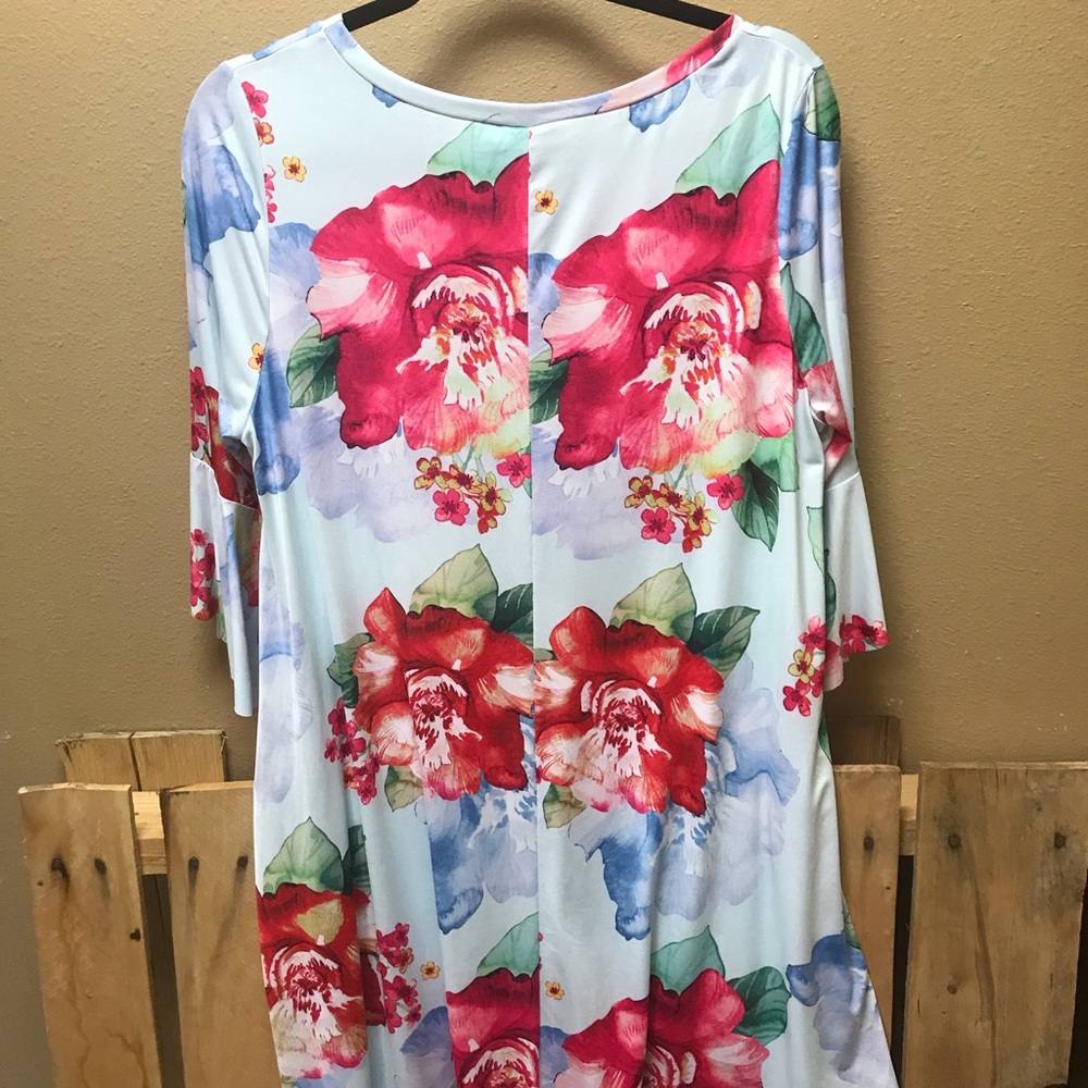 Floral 3/4 bell sleeve